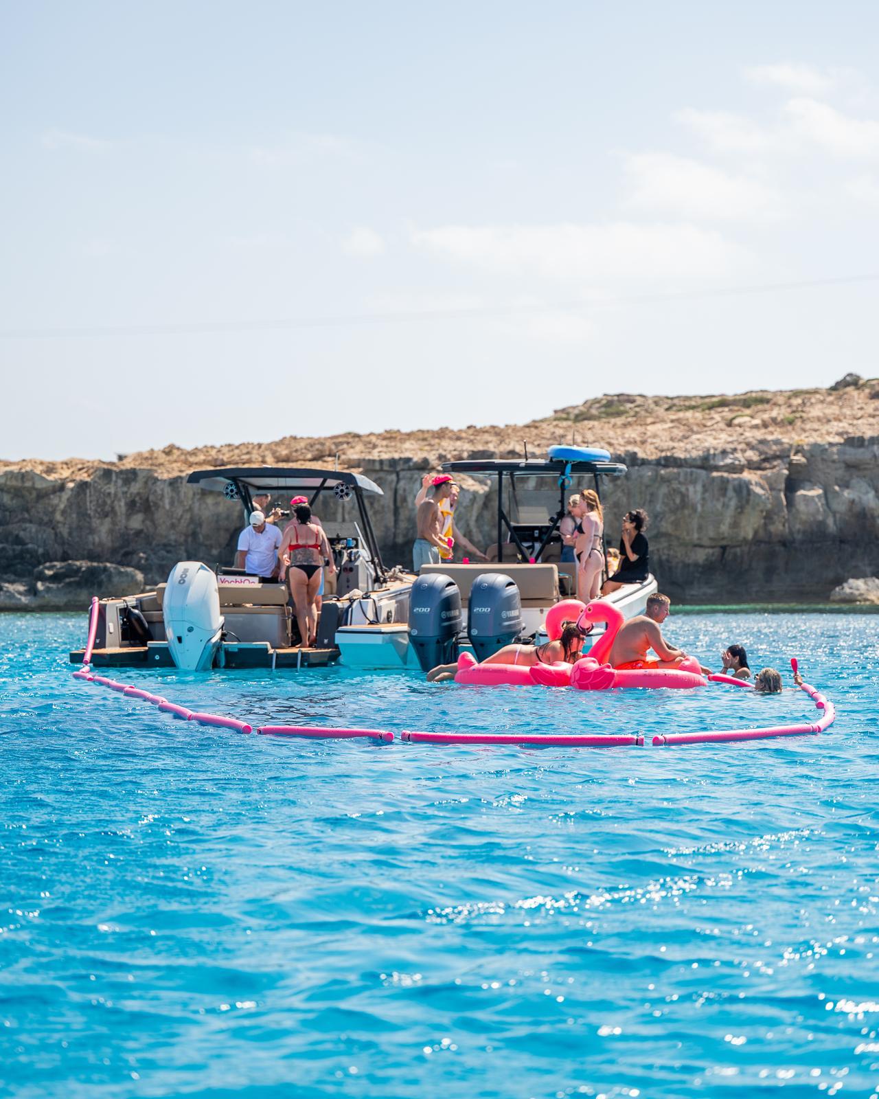YACHT-ON-PARTY