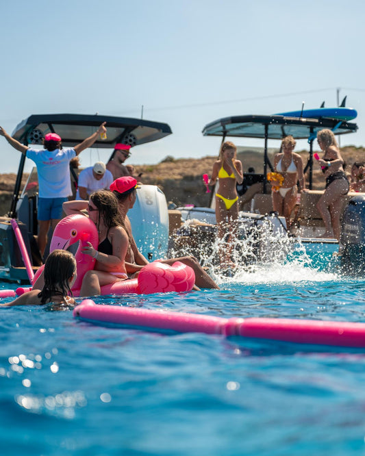 حفلة على متن يخت